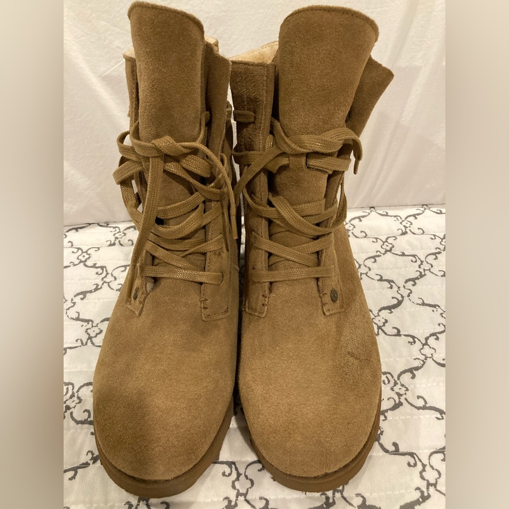 BearPaw Krista Woman’s Size 10 Waterproof Suede Wedge Lace Up Boots Brown *NEW*